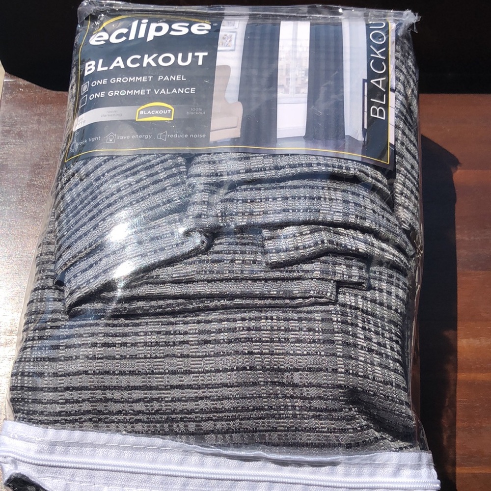 NEW! Eclipse Trevi Thermaline blackout curtain - Picture 5 of 6
